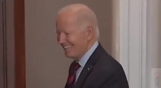 Biden flashes creepy smile when asked to give advice to the next House speaker | Video