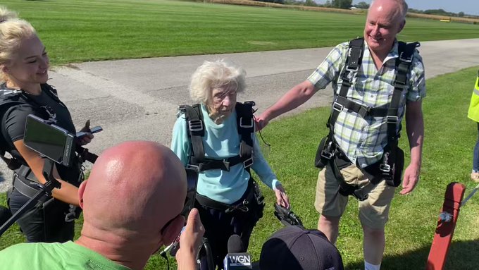 Who is Dorothy Hoffner? 104-year-old Chicago woman becomes oldest person to skydive