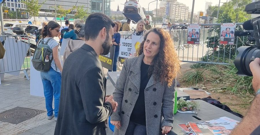 Who is Hadas Kalderon? Israeli actress fights for the release of her children held hostage by Hamas