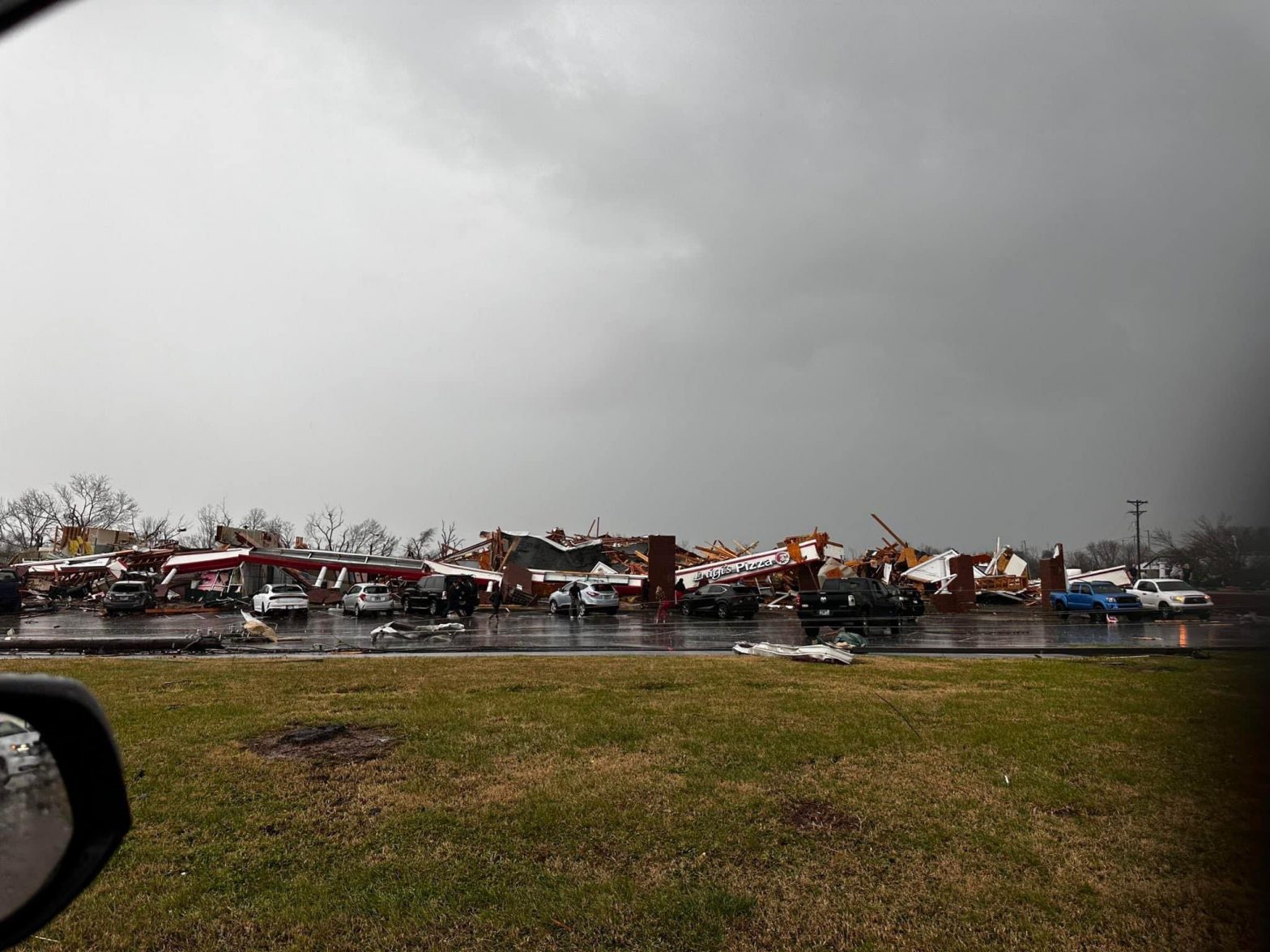 Luigi’s Pizza and other structures destroyed in tornado in Clarksville, Tennessee| Watch Video