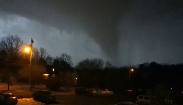 Massive explosion in Nashville, Tennessee amid tornado| Watch Video